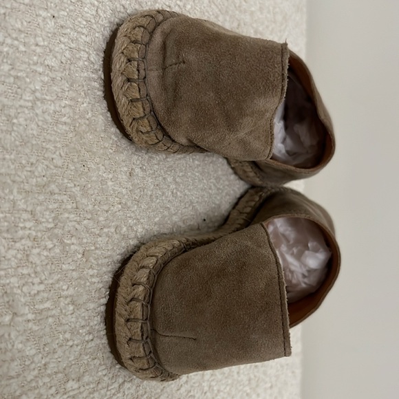 ⭐️HP⭐️ Born Suede Espadrille. Sz 8 - Picture 3 of 6